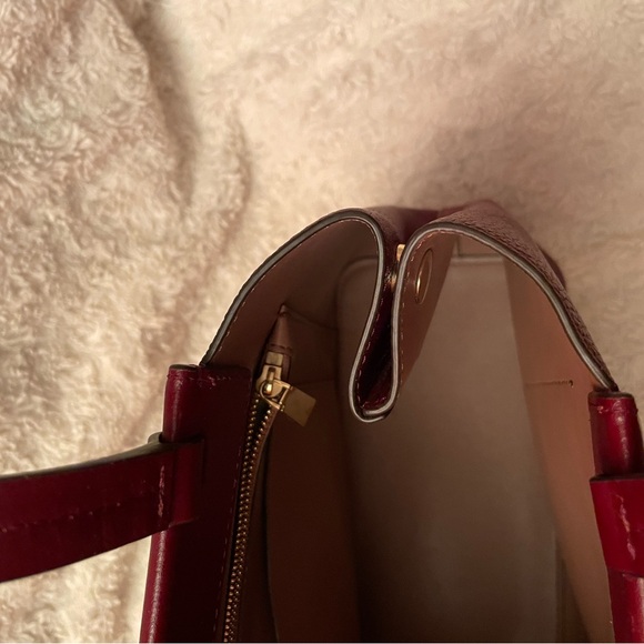 MICHAEL Michael Kors Meredith East West Bonded Leather Tote Bag in Oxblood red - Picture 13 of 16